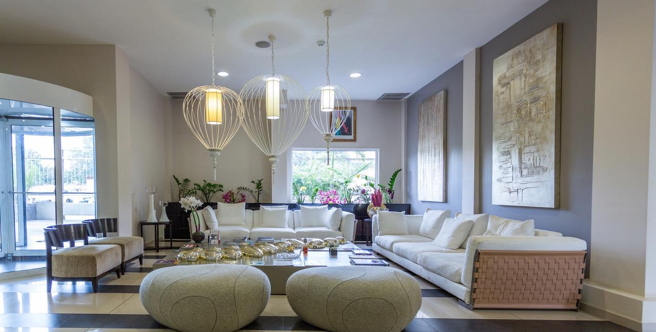 Millenium Suites โคนาครี ภายนอก รูปภาพ