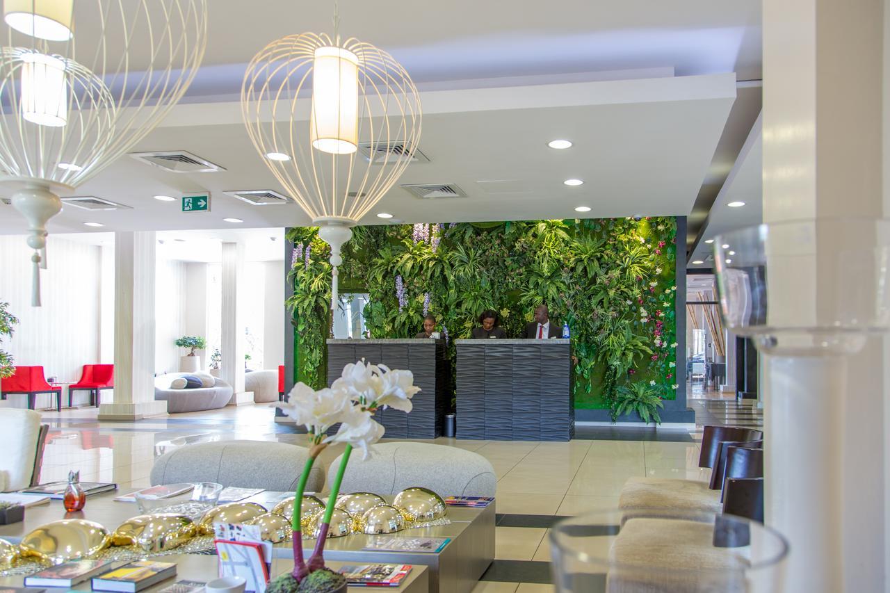 Millenium Suites โคนาครี ภายนอก รูปภาพ