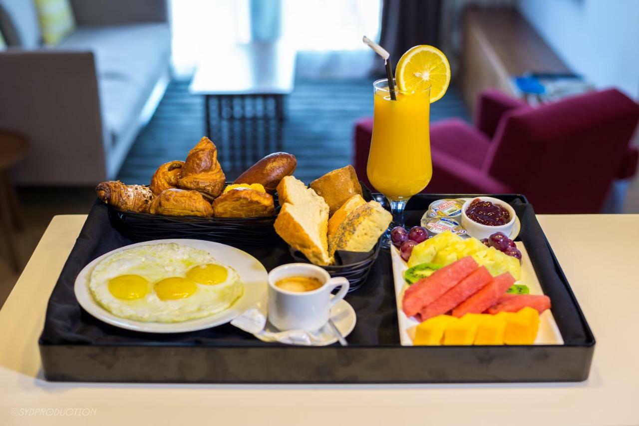 Millenium Suites โคนาครี ภายนอก รูปภาพ